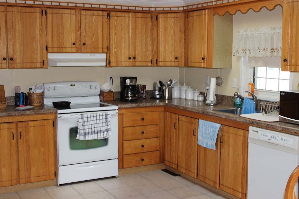 12 Minute Man Road Taunton, MA 02780 - Photo 4 of 18 Gallery Image 4