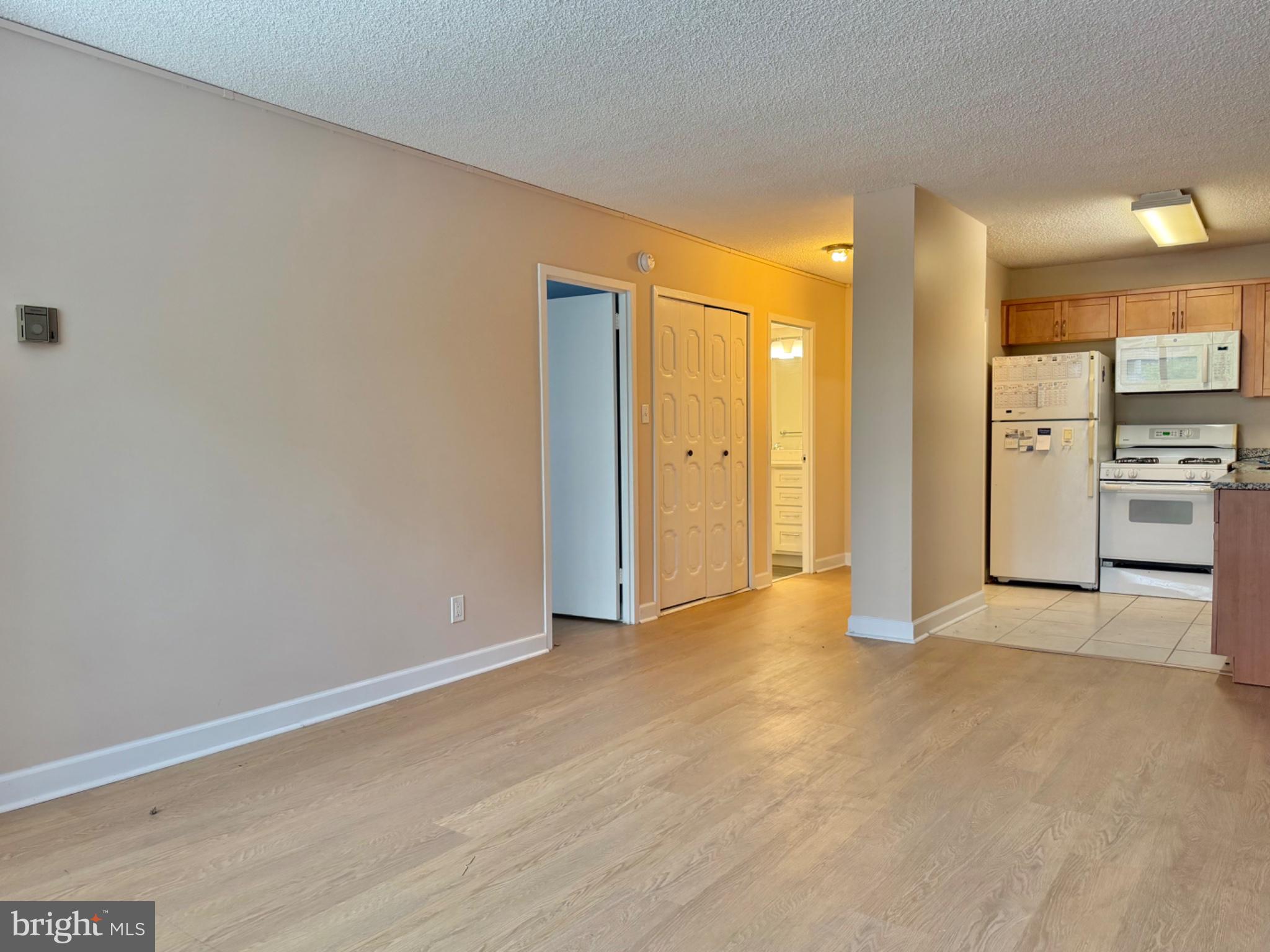 5225 Pooks Hill Road, Unit 303S Bethesda, MD 20814 - Photo 6 of 19 Bright and inviting open space.
