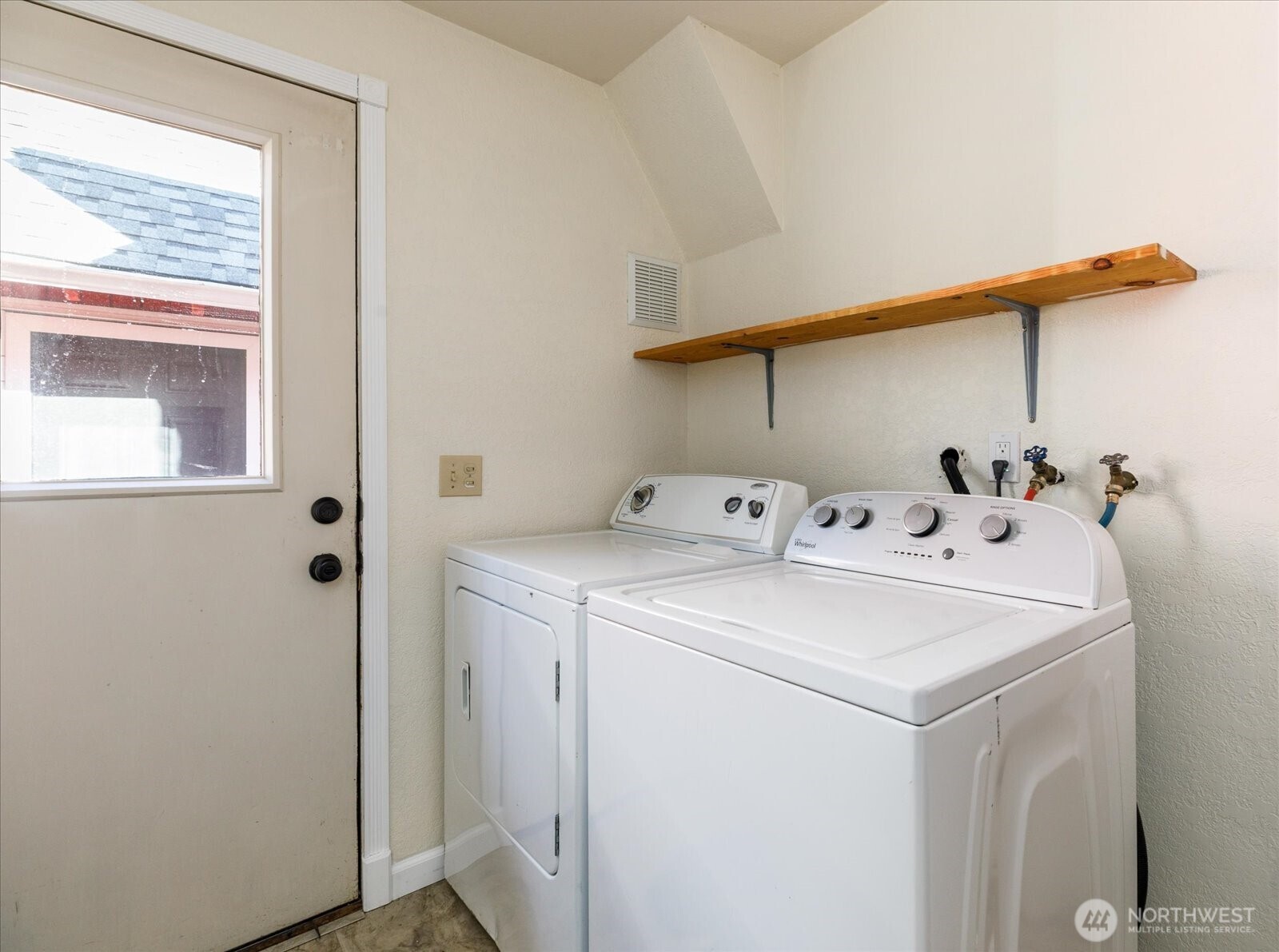 1269 Silver Lake Road Oak Harbor, WA 98277 - Photo 14 of 37