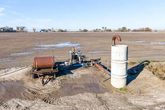 a view of a lake and a mountain view