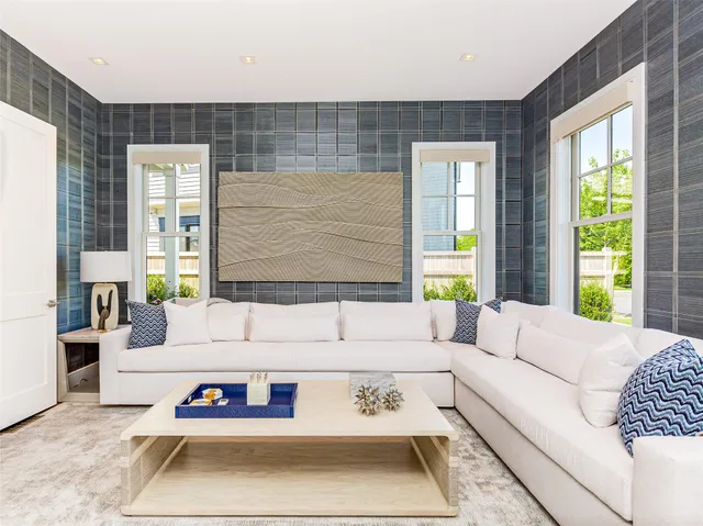 $3,900,000 | 1 Spruce Court, Water Mill, NY 11976