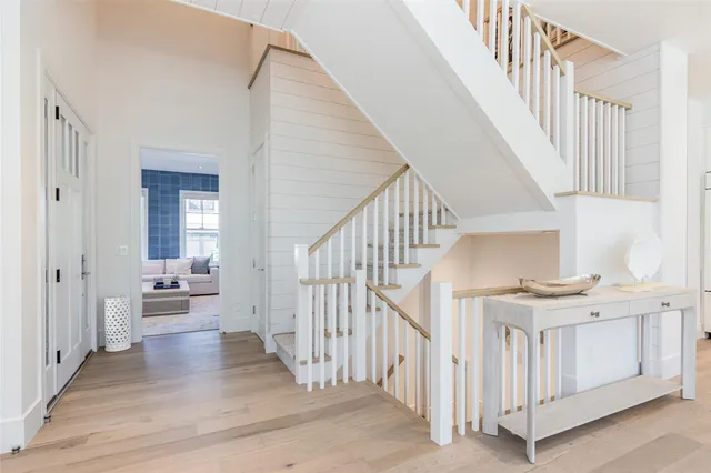 $3,900,000 | 1 Spruce Court, Water Mill, NY 11976