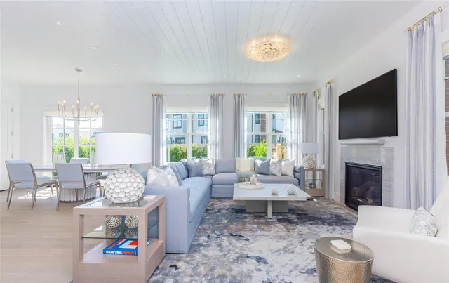 $3,900,000 | 1 Spruce Court, Water Mill, NY 11976