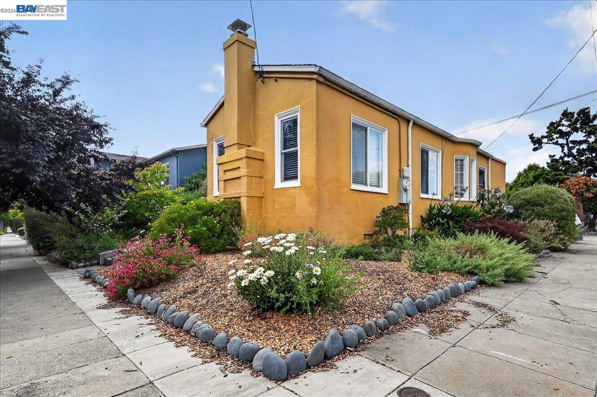 1175 Camelia Street Berkeley, CA 94702 - Photo 7 of 58