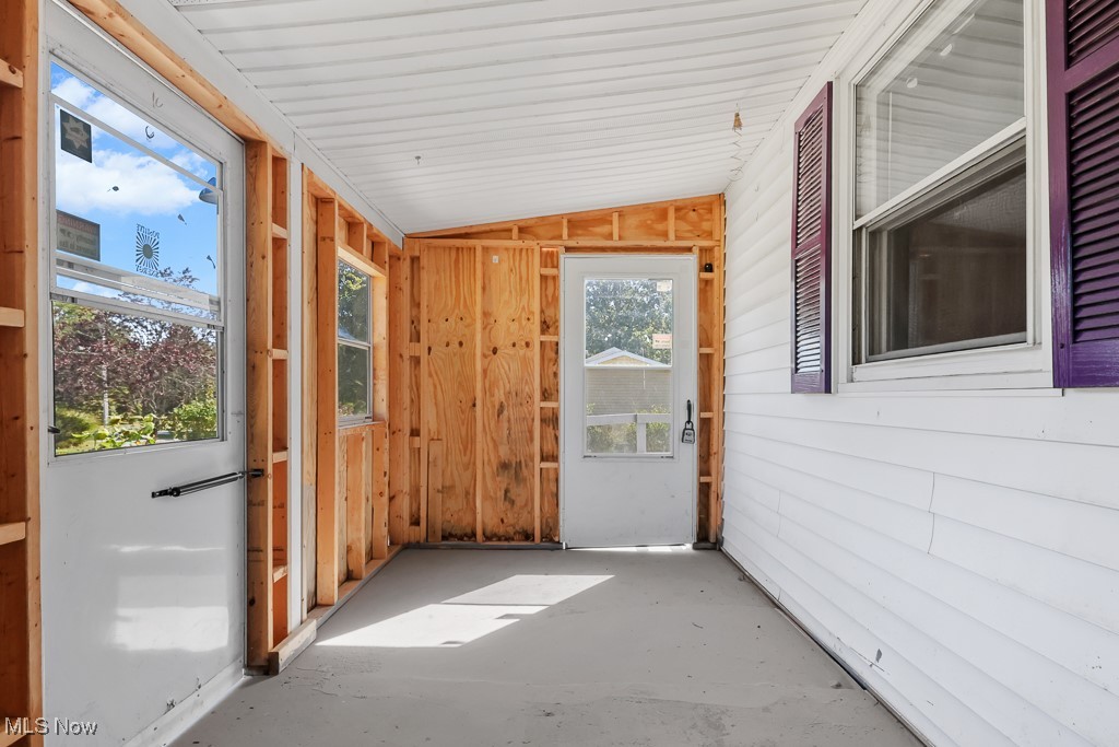1702 Far View Road Akron, OH 44312 - Photo 4 of 49 Property Entrance
