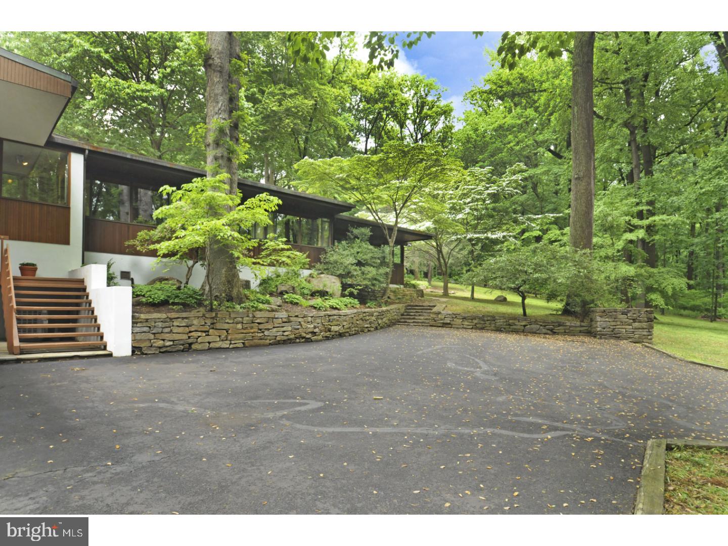 2860 Paper Mill Road Huntingdon Valley, PA 19006 - Photo 2 of 25