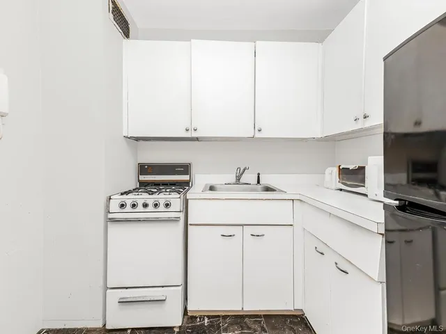 $174,900 | 5800 Arlington Avenue, Unit 9P | North Riverdale