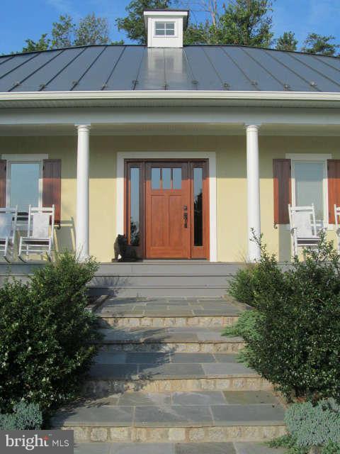 8054 Leeds Manor Road Marshall, VA 20115 - Photo 2 of 27 Exterior Front