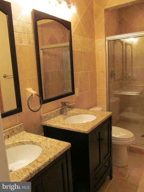 8054 Leeds Manor Road Marshall, VA 20115 - Photo 15 of 27 Bath Master