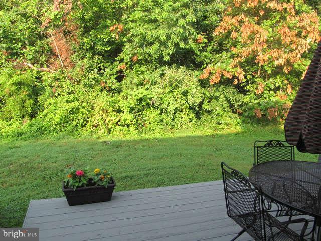 8054 Leeds Manor Road Marshall, VA 20115 - Photo 21 of 27 Exterior Rear