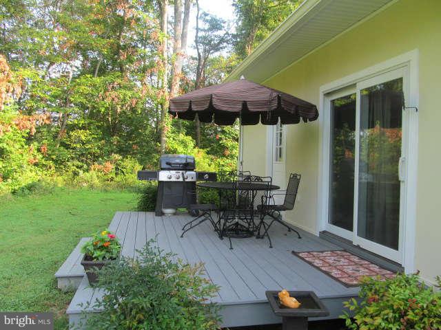 8054 Leeds Manor Road Marshall, VA 20115 - Photo 22 of 27 Exterior Rear