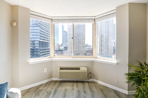 $675,000 | 1 2nd Street, Unit 1705, Jersey City, NJ 07302