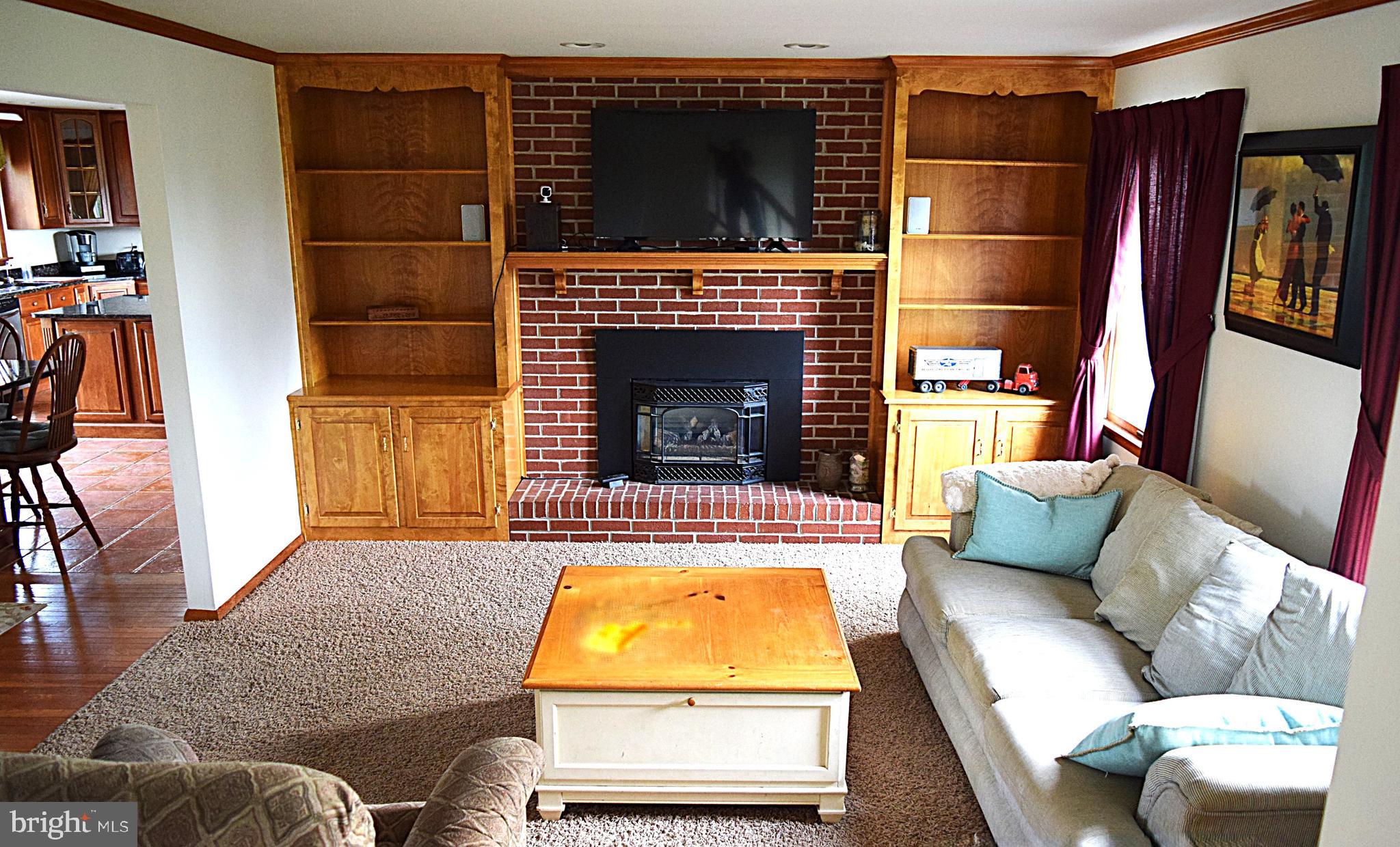 537 Old Westminster Road Hanover, PA 17331 - Photo 21 of 53 living room