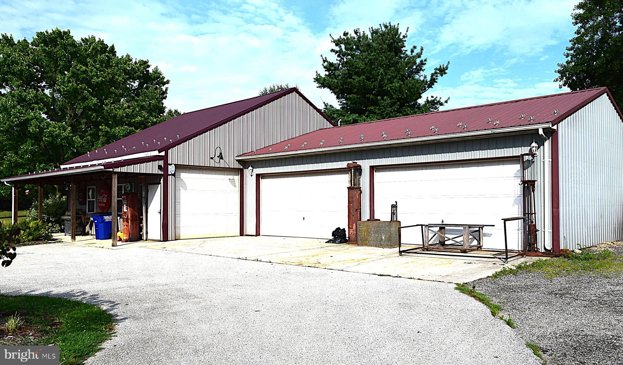 537 Old Westminster Road Hanover, PA 17331 - Photo 3 of 53 30x40 gar attached to 30x42 gar