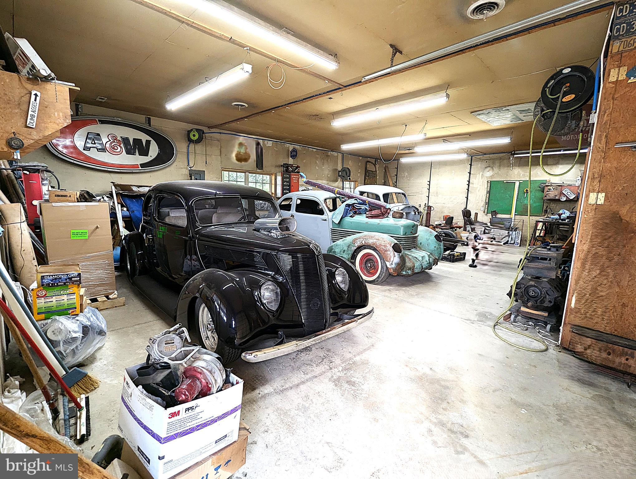 537 Old Westminster Road Hanover, PA 17331 - Photo 45 of 53 inside upper garage