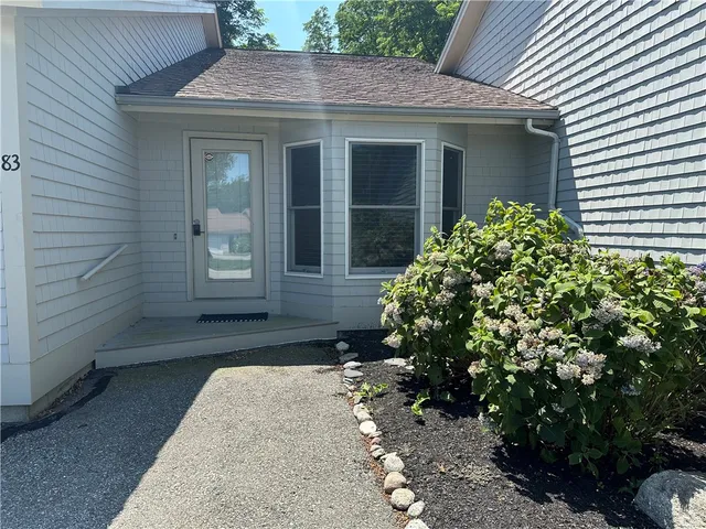 $450,000 | 83 Valley Lane, Portsmouth, RI 02871