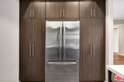 $1,200,000 | 1260 South Beverly Glen Boulevard, Unit 304, Los Angeles, CA 90024