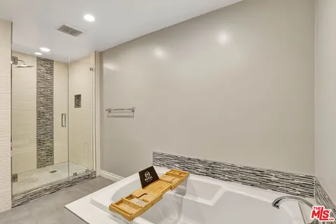 $1,200,000 | 1260 South Beverly Glen Boulevard, Unit 304, Los Angeles, CA 90024