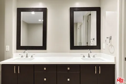 $1,200,000 | 1260 South Beverly Glen Boulevard, Unit 304, Los Angeles, CA 90024