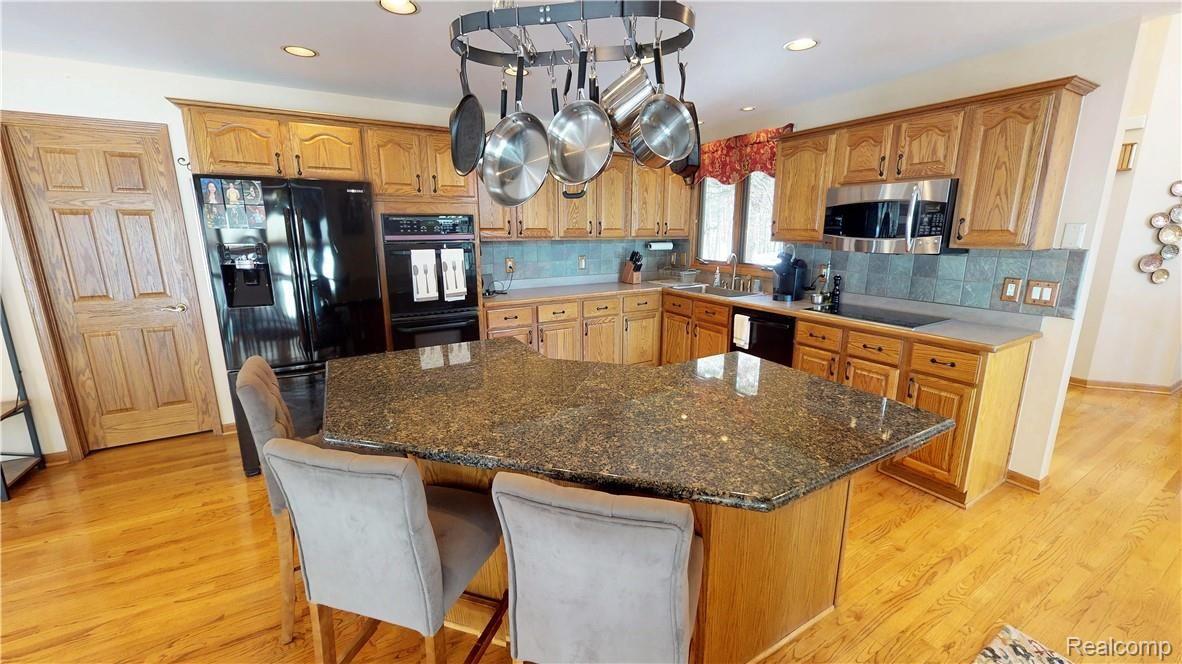 5340 Stickney Road Clarkston, MI 48348 - Photo 17 of 46 kitchen