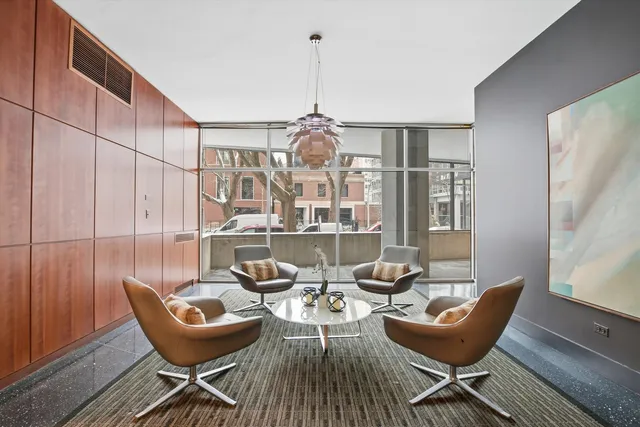 $299,000 | 3100 North Lake Shore Drive, Unit 301, Chicago, IL 60657