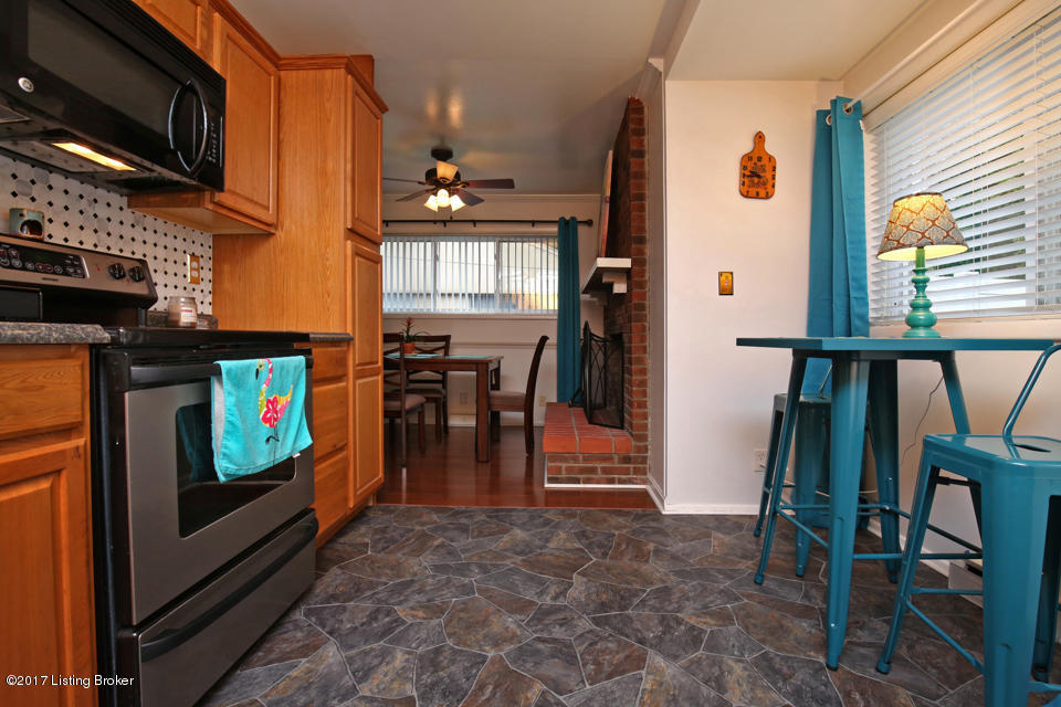 1911 Heaton Road Louisville, KY 40216 - Photo 10 of 36 Kitchen