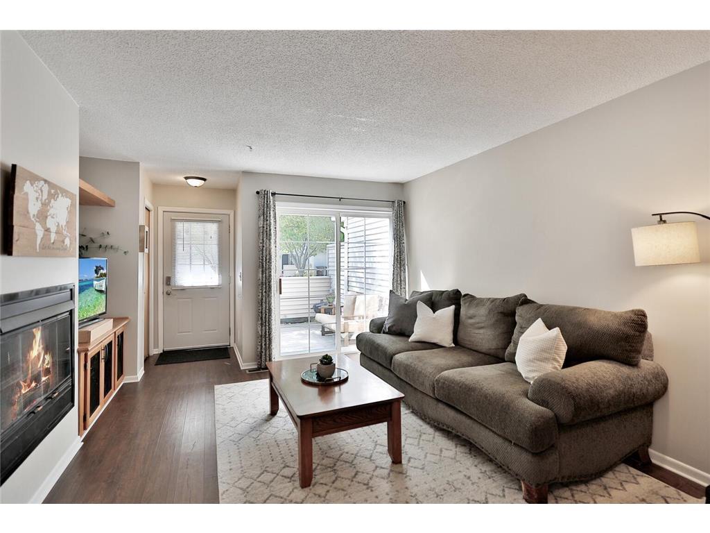 566 Mission Hills Way West Chanhassen, MN 55317 - Photo 6 of 20