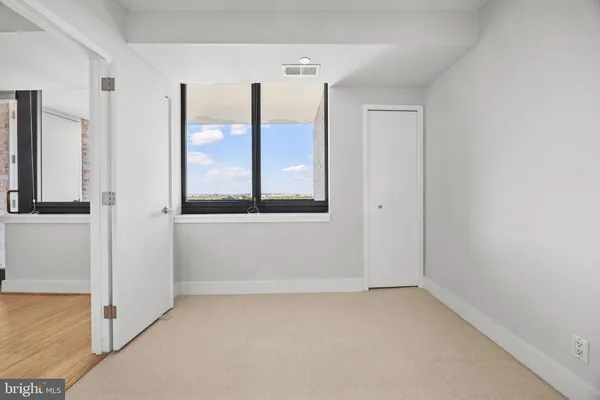 $579,900 | 1805 Crystal Drive, Unit 1010S, Arlington, VA 22202