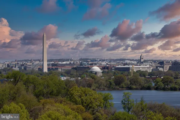 $579,900 | 1805 Crystal Drive, Unit 1010S, Arlington, VA 22202