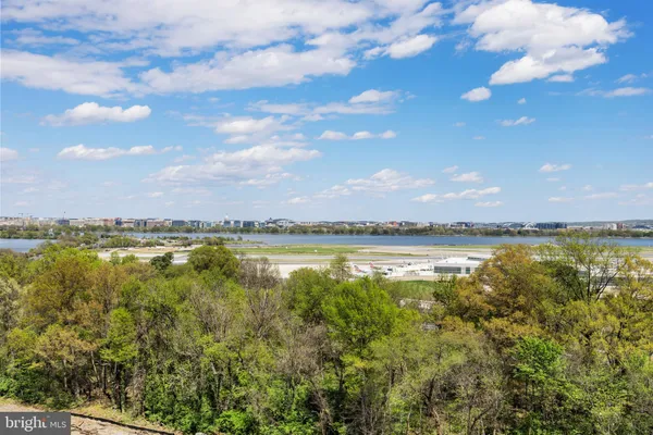 $579,900 | 1805 Crystal Drive, Unit 1010S, Arlington, VA 22202
