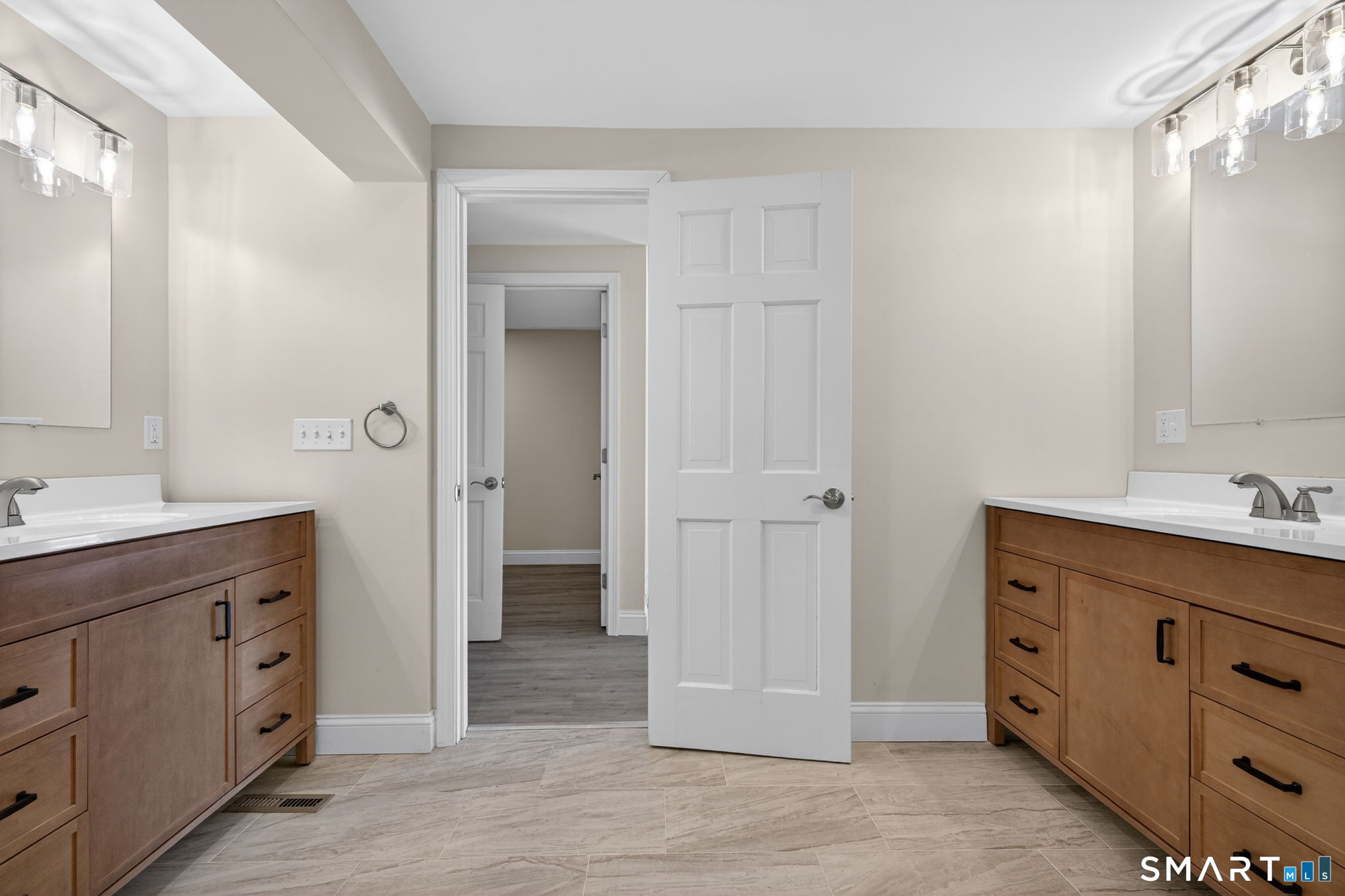 44 Chamberlain Hill Road Middletown, CT 06457 - Photo 26 of 39