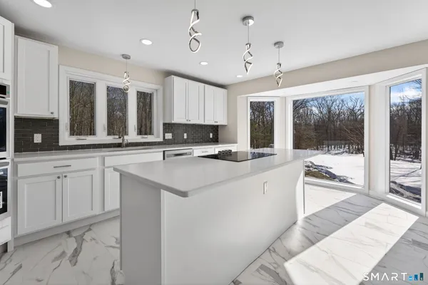 $899,000 | 44 Chamberlain Hill Road, Middletown, CT 06457