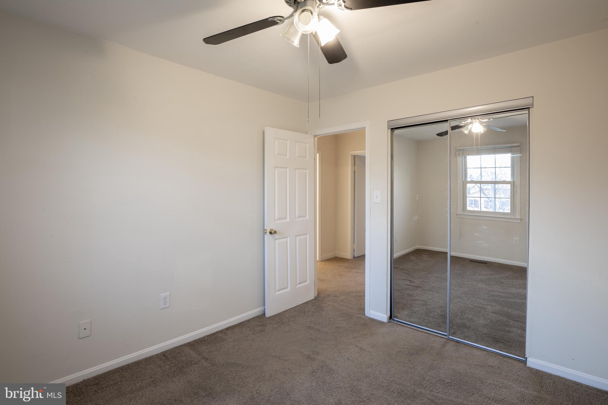 8132 Sleepy View Lane Springfield, VA 22153 - Photo 20 of 31 an empty room with fan