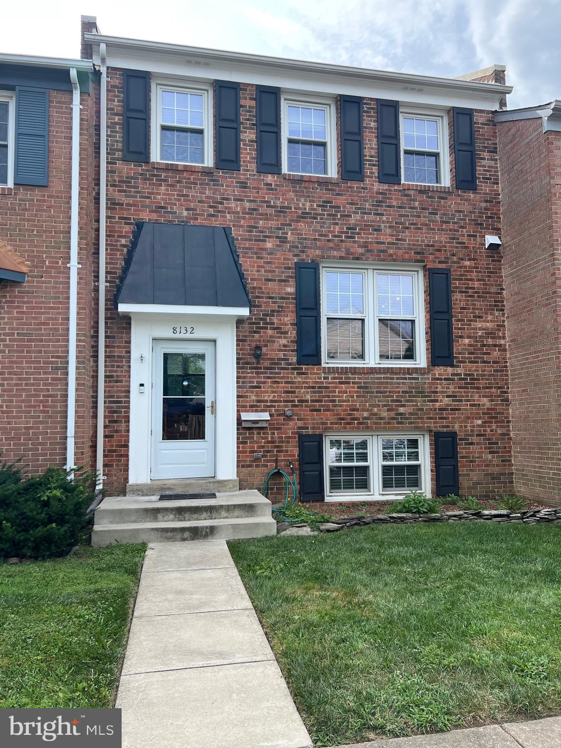 8132 Sleepy View Lane Springfield, VA 22153 - Photo 2 of 31 a front view of a house with garden