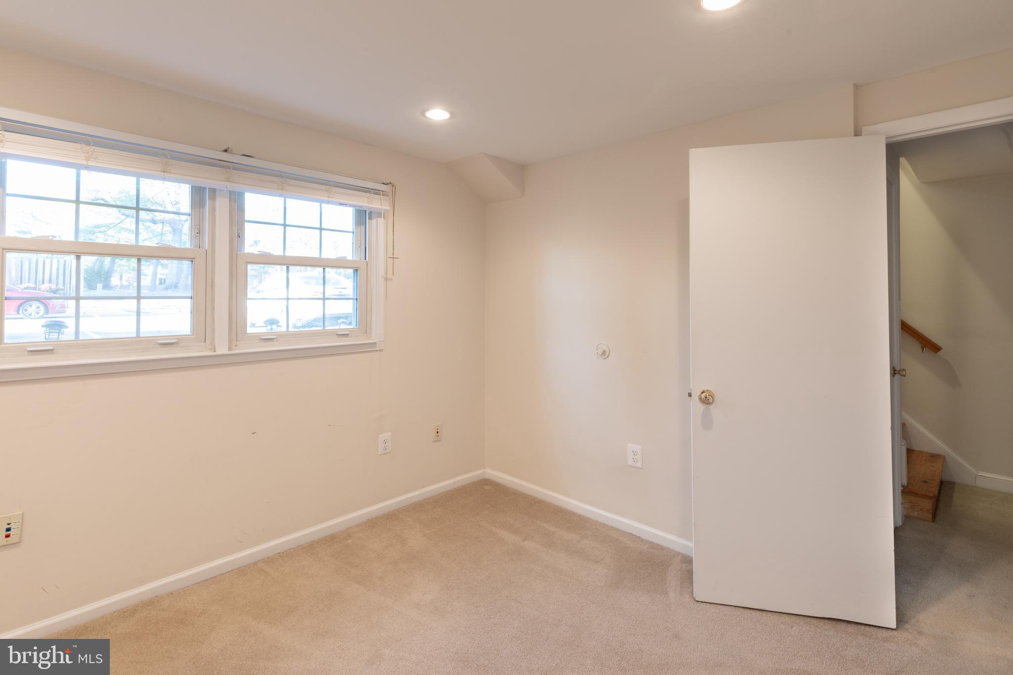 8132 Sleepy View Lane Springfield, VA 22153 - Photo 26 of 31 an empty room with a window