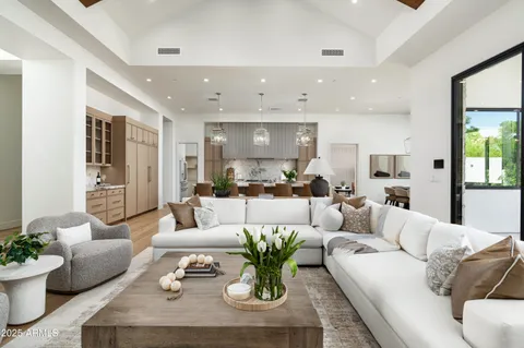 $6,450,000 | 6302 East Calle Del Norte, Scottsdale, AZ 85251