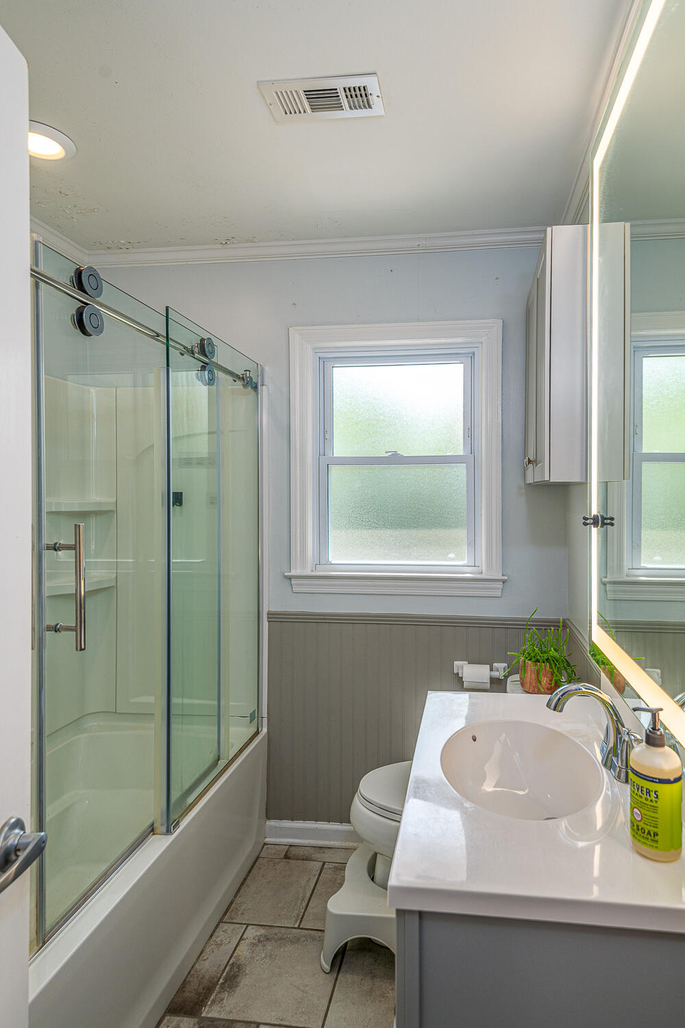 3902 Laird Lane Chattanooga, TN 37415 - Photo 17 of 41 Bathroom