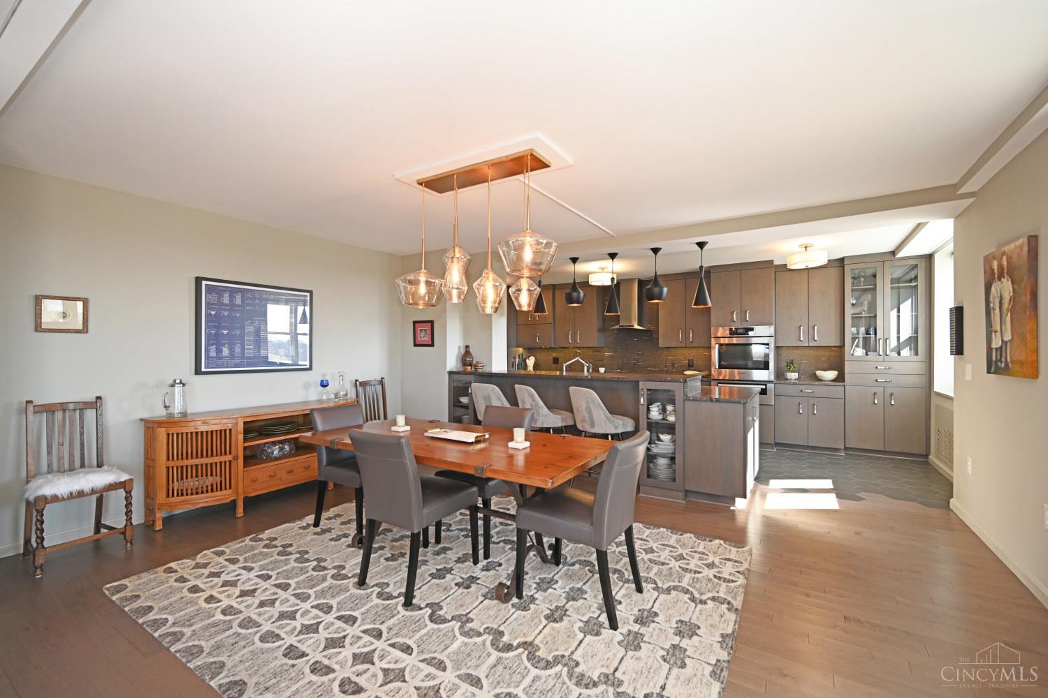 Dining room off of Kitchen....