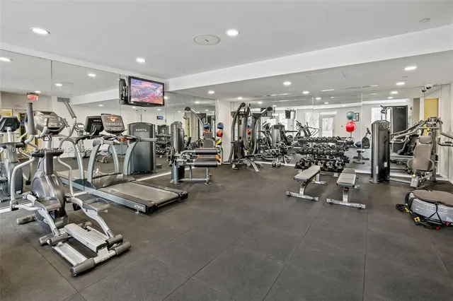 $495,000 | 10 Aragon Avenue, Unit 818, Coral Gables, FL 33134