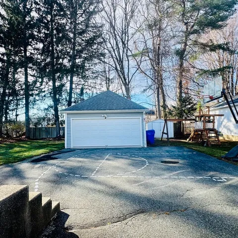 $374,500 | 40 Peekskill Avenue, Springfield, MA 01129