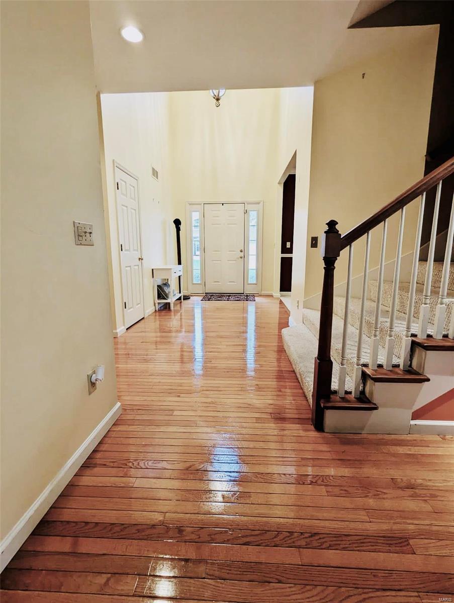 426 Remington Pl Drive Ballwin, MO 63021 - Photo 2 of 23