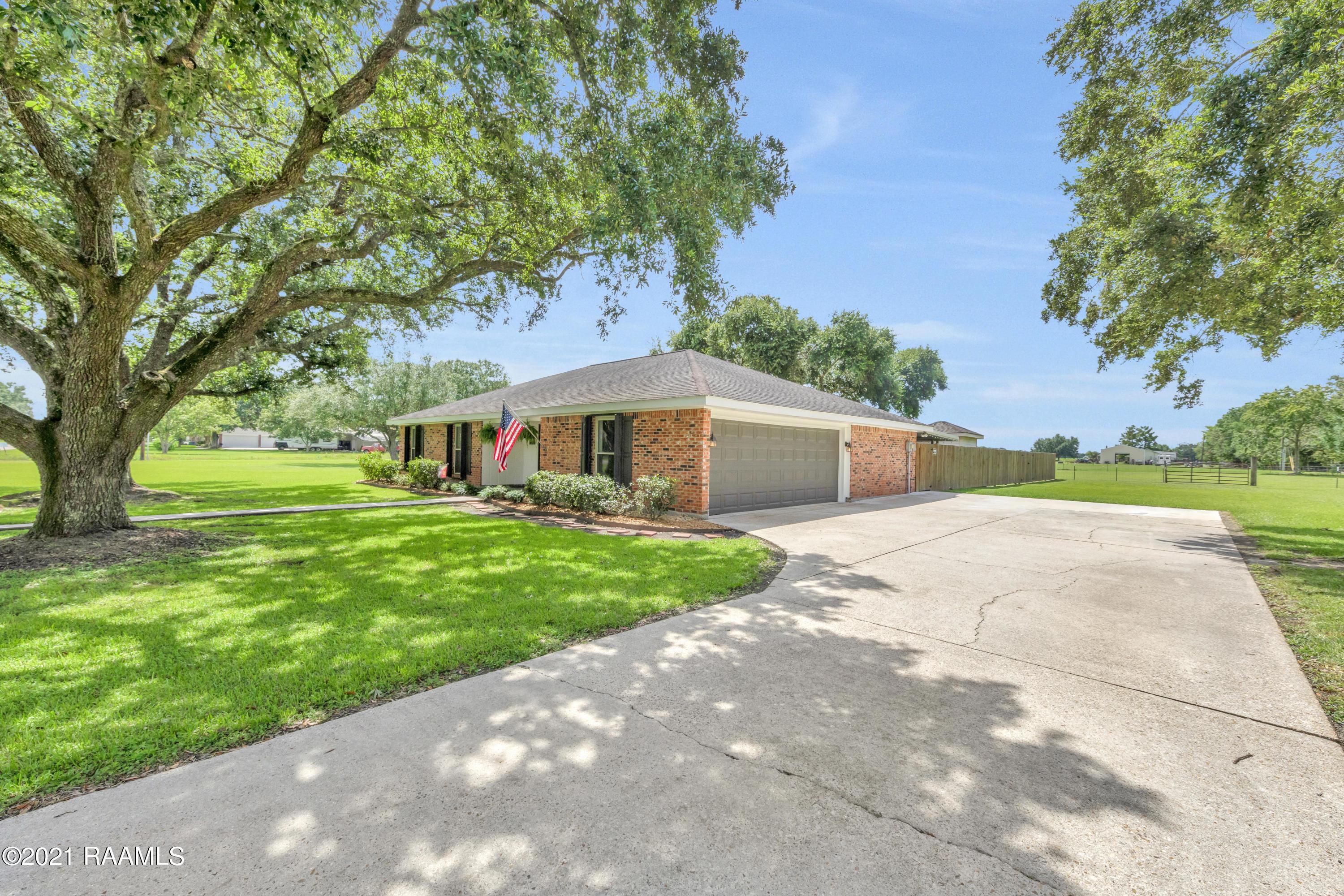 121 Little Farms Road Youngsville, LA 70592 - Photo 6 of 50 Gallery Image 6