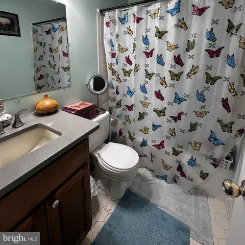 $400,000 | 20592 Strath Haven Drive, Gaithersburg, MD 20886