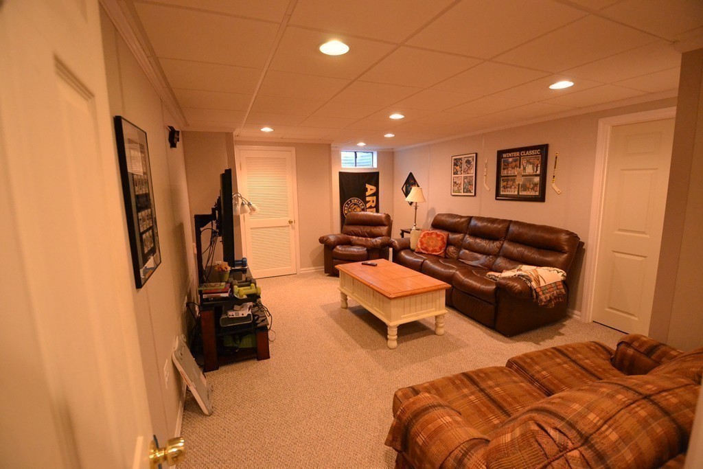 90 Riverside Drive Wrentham, MA 02093 - Photo 19 of 21 Gallery Image 19