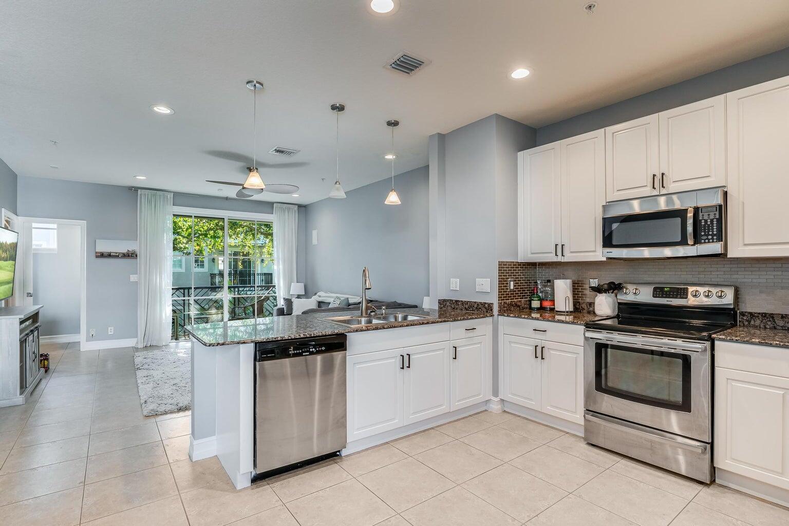 75 Atlantic Grove Way Delray Beach, FL 33444 - Photo 5 of 27 75 Atlantic Grove 5