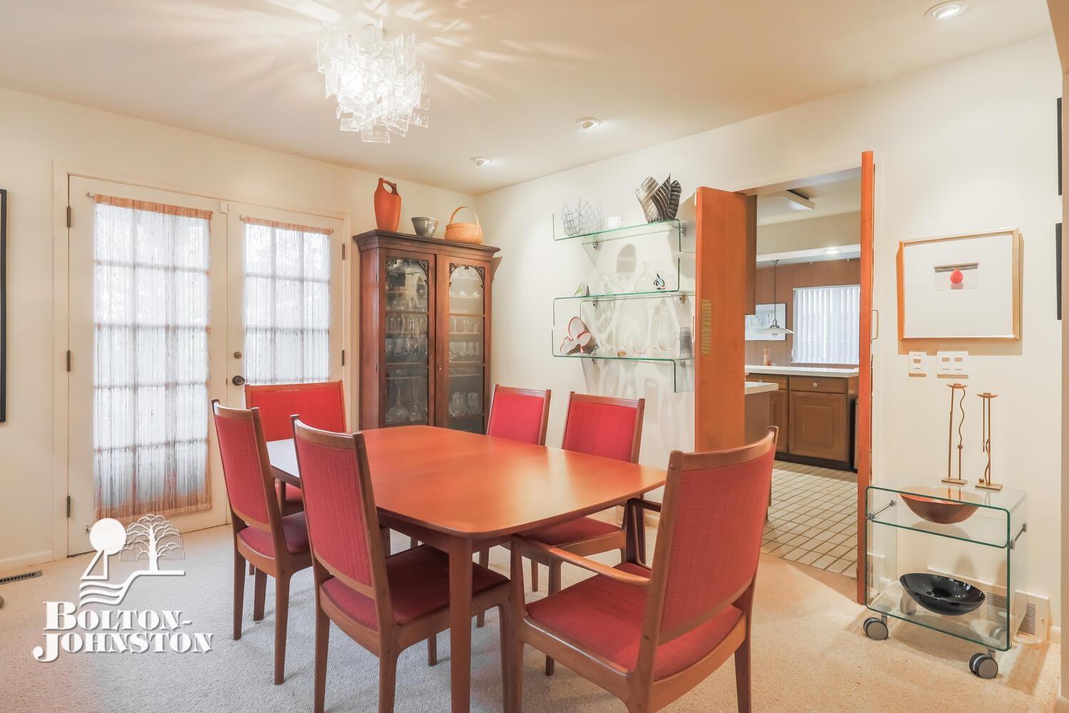 1221 Yorkshire Road Grosse Pointe, MI 48230 - Photo 19 of 34 50136171-7a9a453e-870a-40ee-8670-4bd0fc302444.JPG