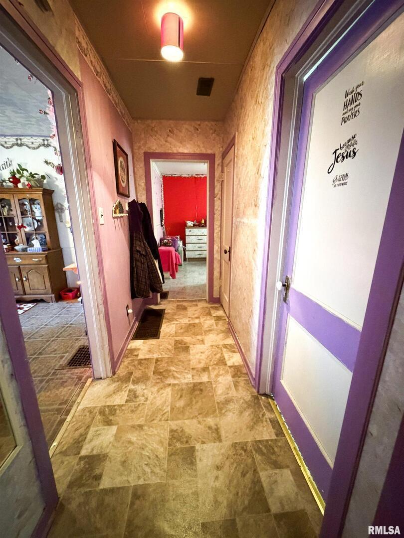 601 East Lafayette Street Olney, IL 62450 - Photo 15 of 45 a view of a hallway with front door