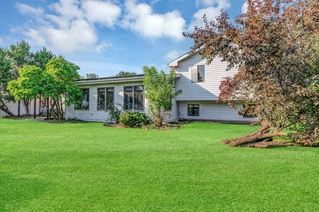 $365,000 | 2315 Stepstone Lane, Hanover Park, IL 60133