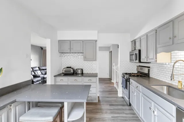 $365,000 | 2315 Stepstone Lane, Hanover Park, IL 60133