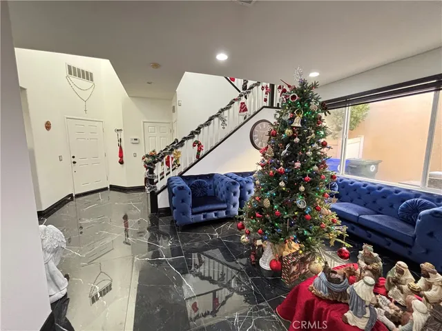 a view of a backyard with garden